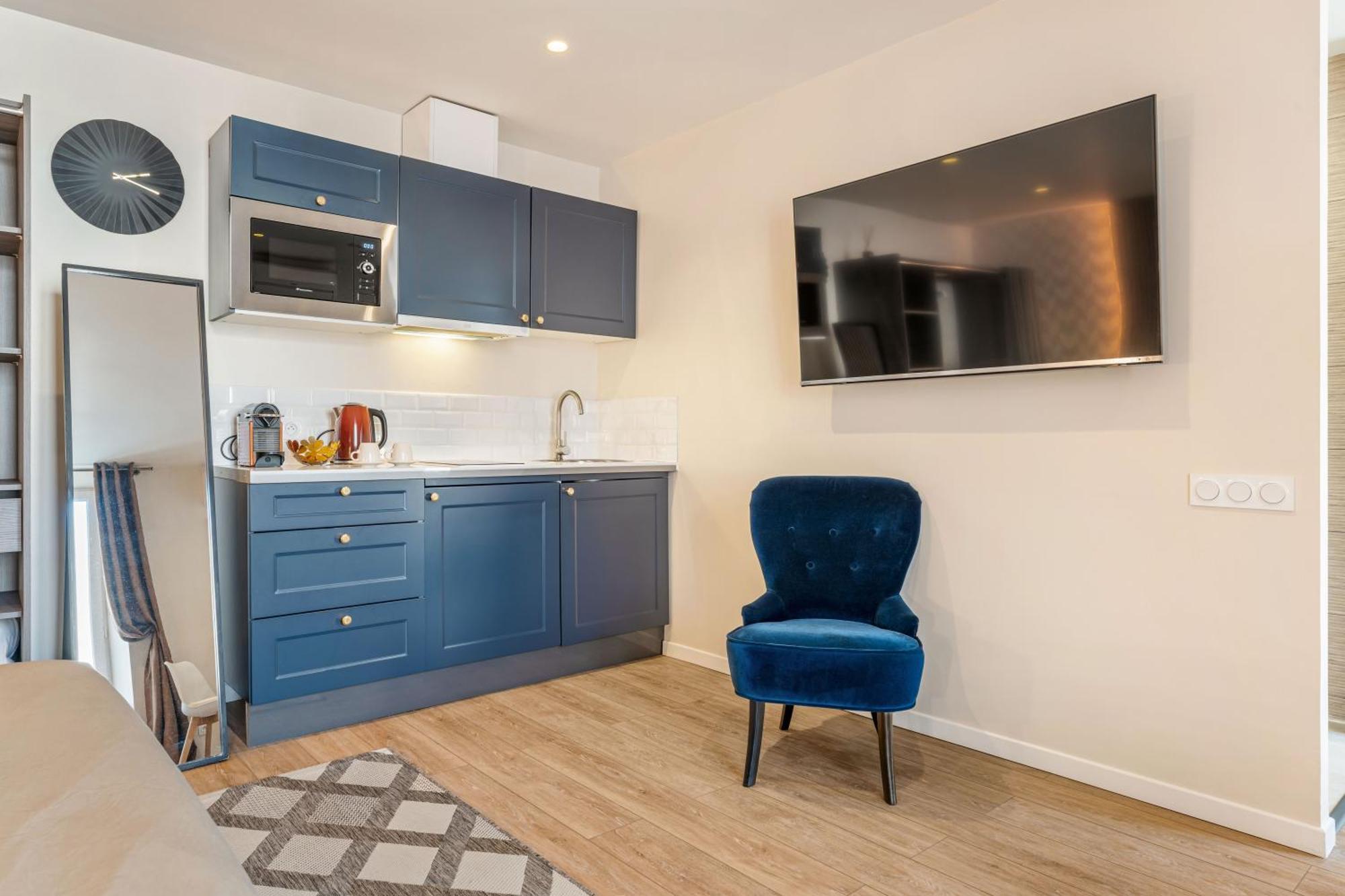 Nice Renting - Love Room Massena - Luxe Room - Jacuzzi - Terrace - King Bed - Ac Exteriör bild