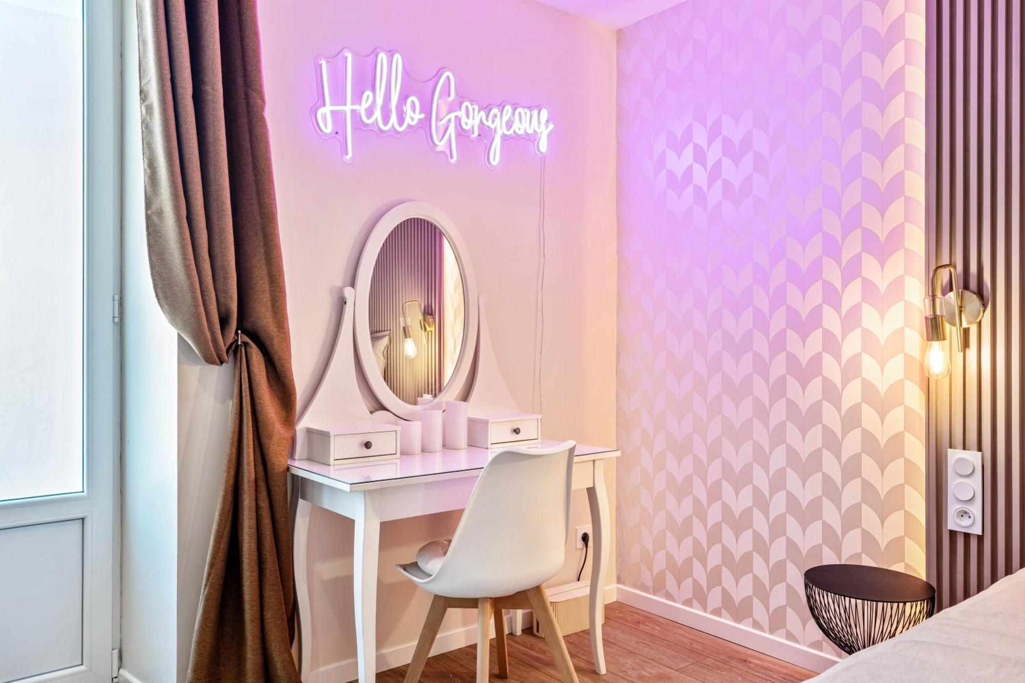 Nice Renting - Love Room Massena - Luxe Room - Jacuzzi - Terrace - King Bed - Ac Exteriör bild