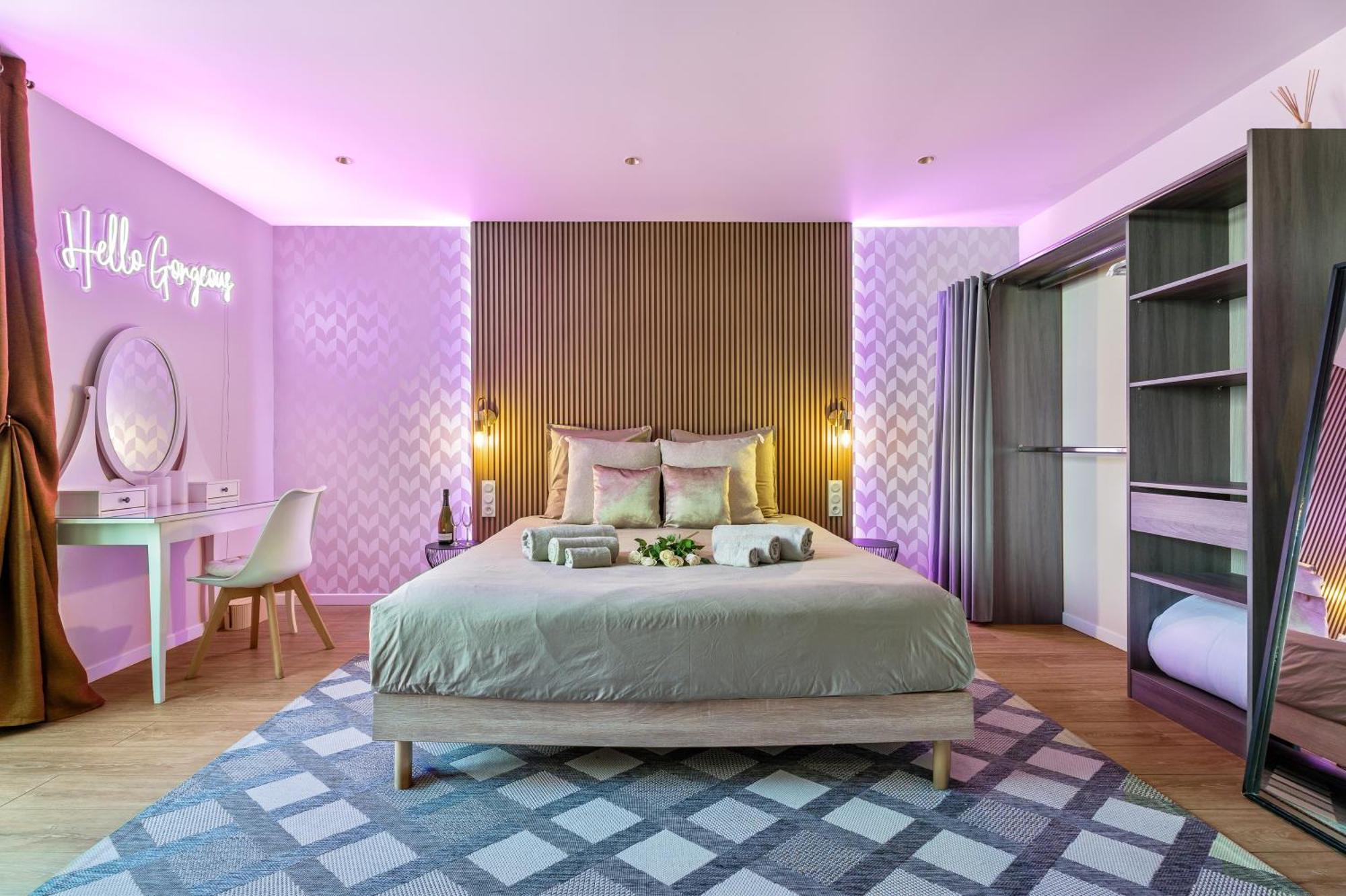 Nice Renting - Love Room Massena - Luxe Room - Jacuzzi - Terrace - King Bed - Ac Exteriör bild