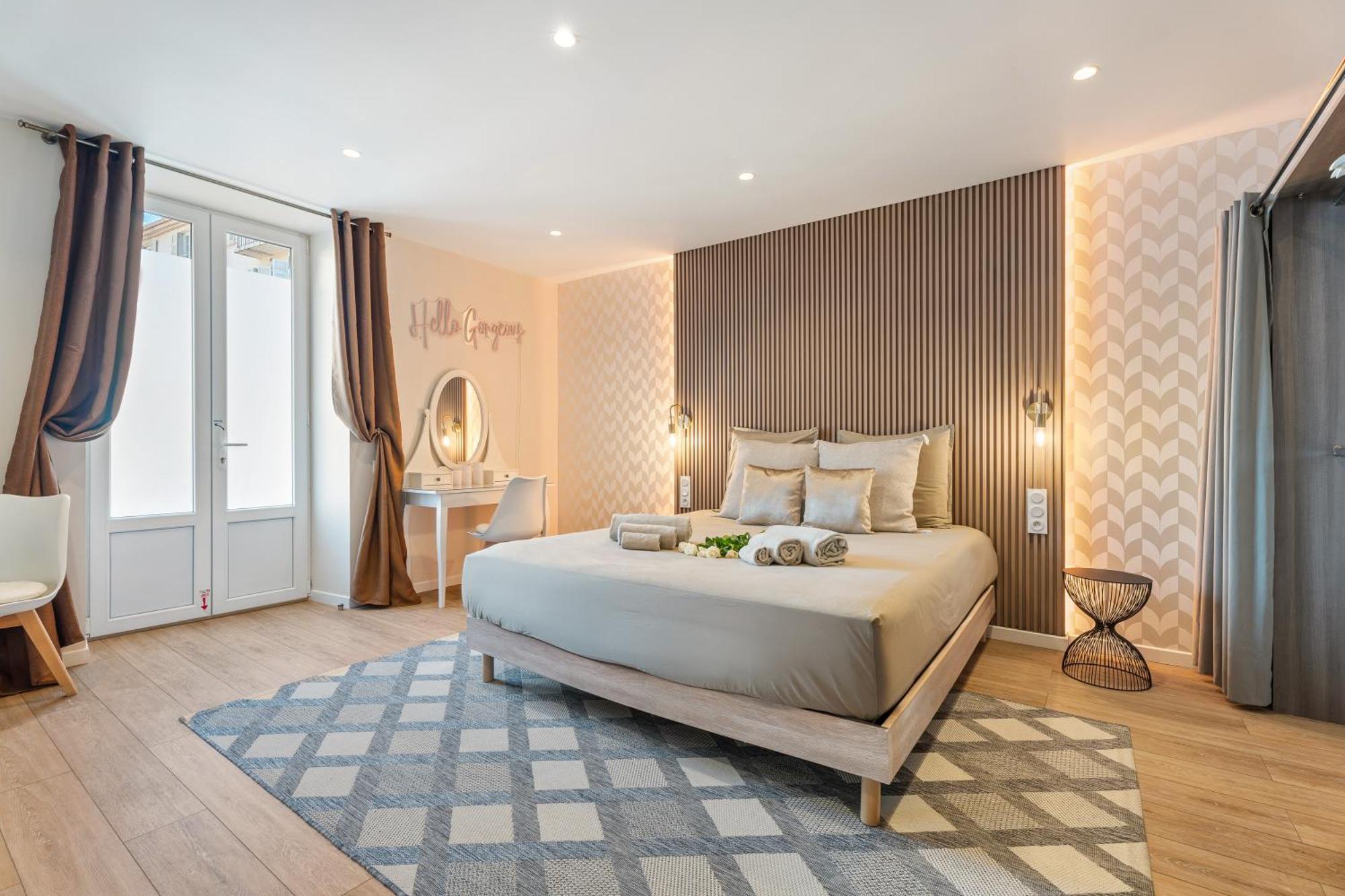 Nice Renting - Love Room Massena - Luxe Room - Jacuzzi - Terrace - King Bed - Ac Exteriör bild